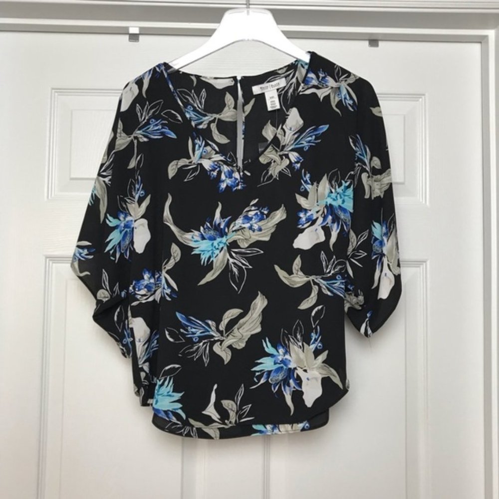 White House Black Market Floral Blouse, NWT, XXS